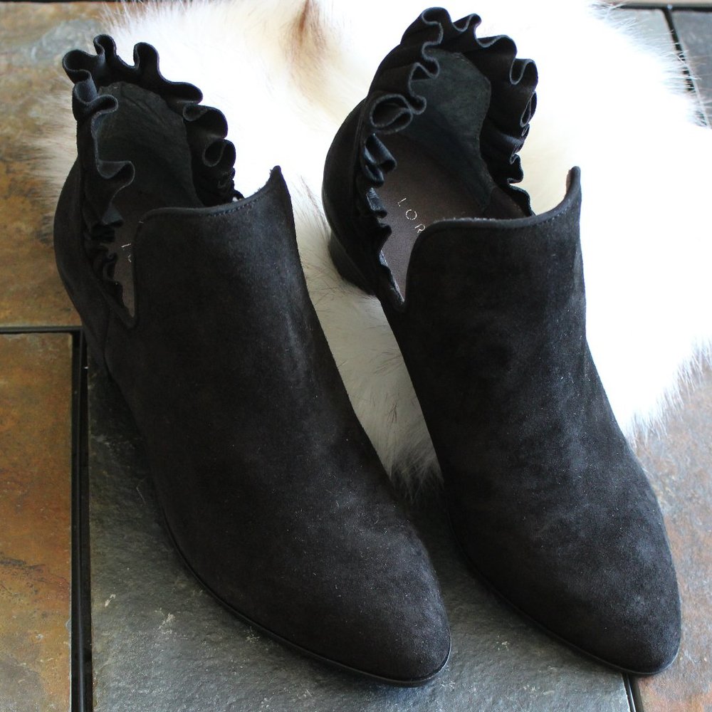 NWT - Lori Goldstein Collection Ankle Bootie w Ruffled detail